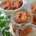 Një përzgjedhje e recetave të mrekullueshme për kunguj të njomë në domate për dimër